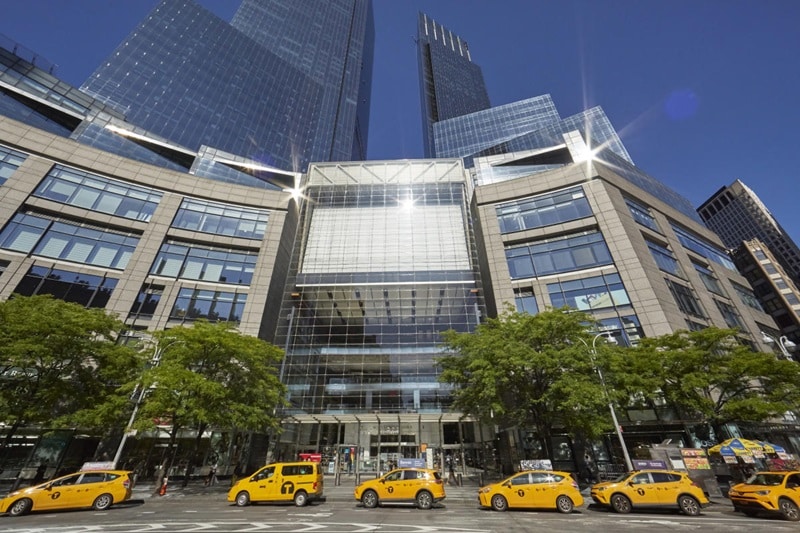 Fachada do shopping The Shops at Columbus Circle em Nova York