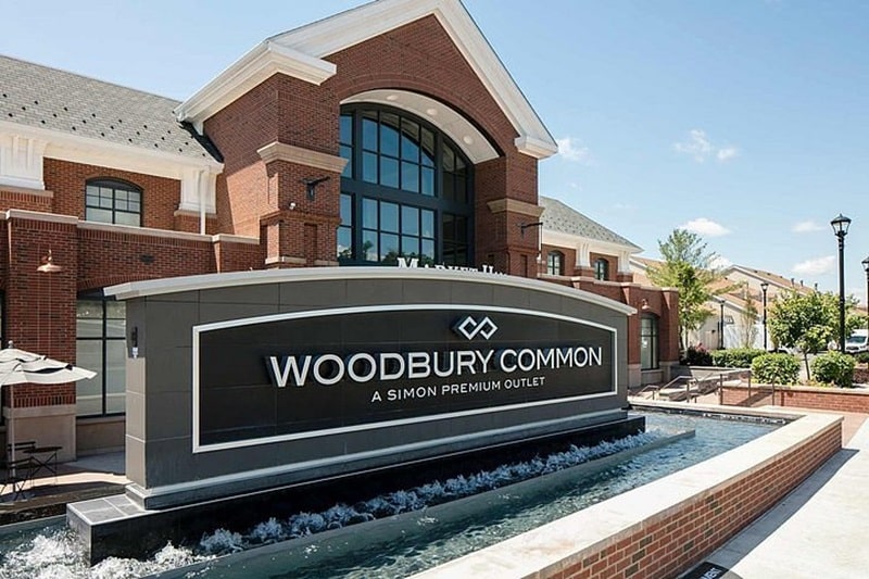 Entrada do outlet Woodbury Common Premium em Nova York